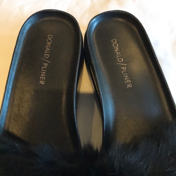 COPY - Donald Pliner Real fur slip on sandal. NWOT - Picture 2 of 5